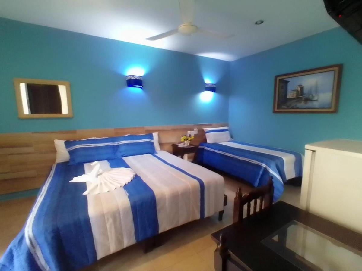 Hotel Acuario PLAYA DEL CARMEN Habitación foto